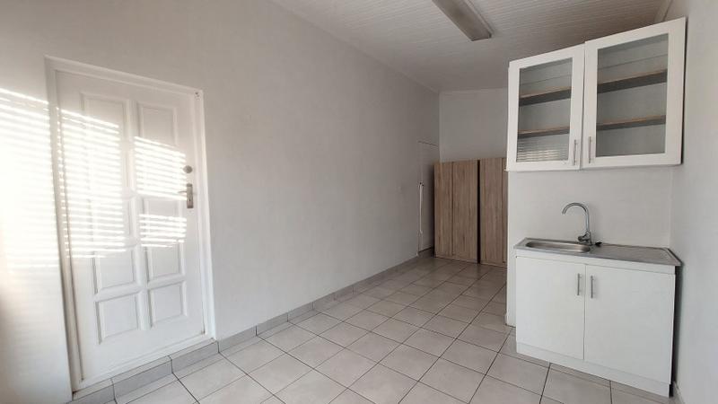 To Let 1 Bedroom Property for Rent in Oakdale Western Cape